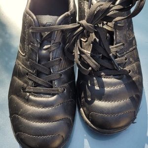 Brava Indoor Soccer Shoes Size 13